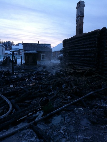 В Татарстане соседка спасла 85-летнего пенсионера, услышав сигнал пожарного извещателя (ФОТО)