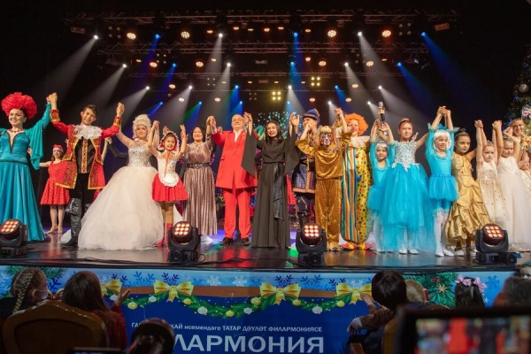 В Татарской госфилармонии с успехом прошел спектакль "Новогоднее путешествие Красной Шапочки" (ФОТО)