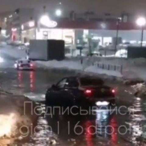 Соцсети: В Казани затопило Мамадышский тракт (ФОТО, ВИДЕО)