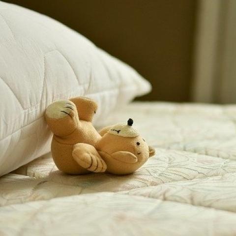 В Башкирии неожиданно рядом со своей игрушкой умер ребенок