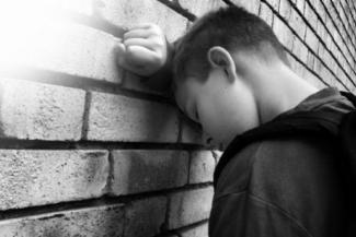 Сдали нервы у детей: школьники в Татарстане занялись членовредительством