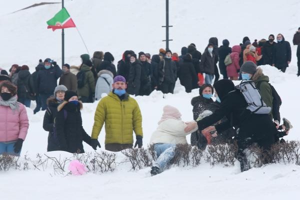 &laquo;Вы меня бить, пинать будете?&raquo;: задержанных на акции в защиту Навального казанцев свозили в ОП на &laquo;краснобусах&raquo;
