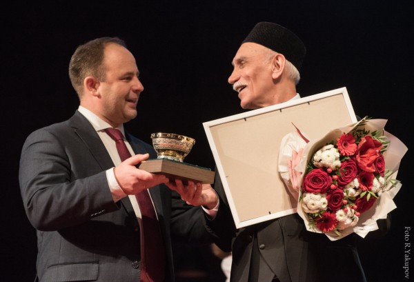 В театре Камала прошел юбилейный вечер Ильдуса Ахметзянова (ФОТО) В театре Камала прошел юбилейный вечер Ильдуса Ахметзянова (ФОТО)