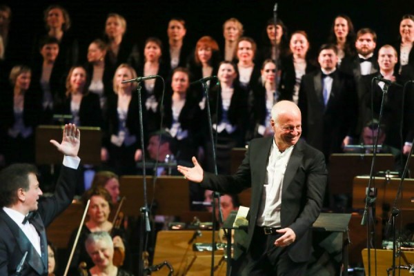 &laquo;Смейся, паяц, над разбитой любовью!&raquo;: на сцене казанской оперы закипели итальянские страсти