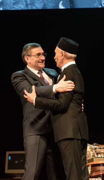 В театре Камала прошел юбилейный вечер Ильдуса Ахметзянова (ФОТО) В театре Камала прошел юбилейный вечер Ильдуса Ахметзянова (ФОТО)