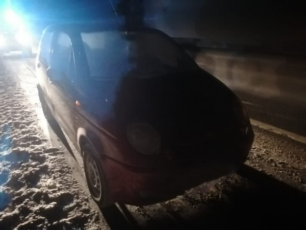 В Татарстане спасли замерзающих на трассе мужчину с ребенком