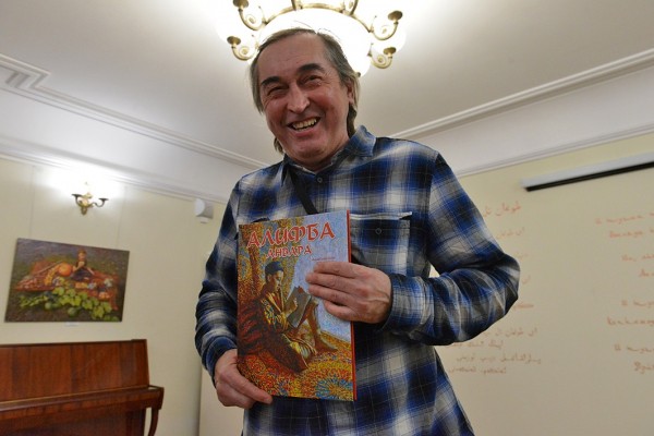 В Литературном музее Габдуллы Тукая состоялось открытие выставки художника Анвара Сайфутдинова &laquo;Сказки Востока&raquo; (ФОТО)