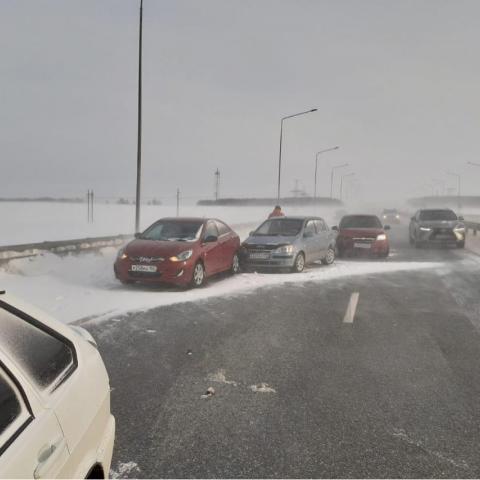 На трассе в Башкирии столкнулись 39 машин: пострадали дети (ВИДЕО)