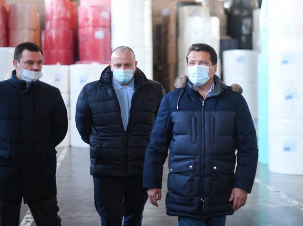 Мэр Казани Ильсур Метшин посетил бумажную фабрику Nega