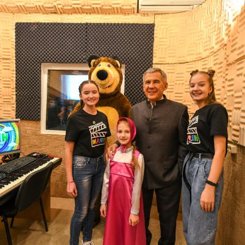 Рустам Минниханов посетил детский телеканал &laquo;ШАЯН ТВ&raquo; (ФОТО) 