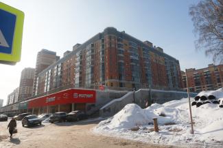 &laquo;Мы ведь не в Куюках живем!&raquo;: обитатели &laquo;человейника&raquo; в казанском ЖК взвыли от отсутствия дорог и парковок 