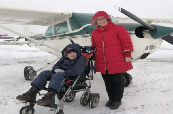 В Казани для мальчика из хосписа устроили полет, о котором он мечтал