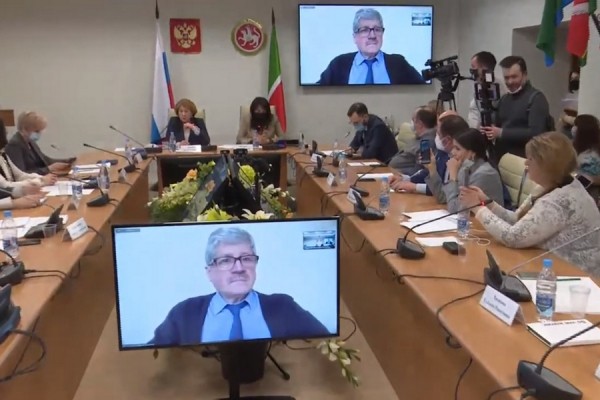 &laquo;Вы о последствиях людей предупреждаете?&raquo;: противницы вакцинации от ковида в Казани поскандалили с чиновниками