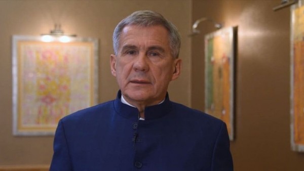 Минниханов поздравил жителей Татарстана с Днем защитника Отечества 