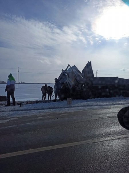 На трассе в Татарстане произошло жуткое ДТП с грузовиком: двое погибли и трое пострадали