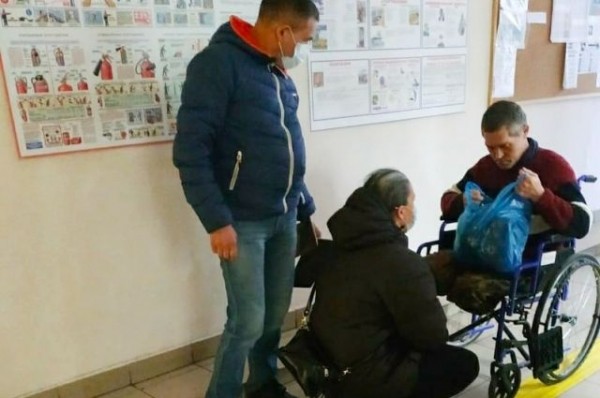 &laquo;Все деньги хозяину&raquo;. Казанцы освободили от рабства безногого попрошайку