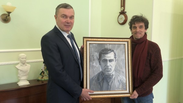 Петербургский художник Роберт Миф подготовил портрет Мусы Джалиля для композиции стенда памяти Петербургский художник Роберт Миф подготовил портрет Мусы Джалиля для композиции стенда памяти