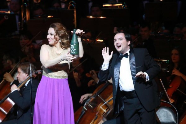 &laquo;Смейся, паяц, над разбитой любовью!&raquo;: на сцене казанской оперы закипели итальянские страсти