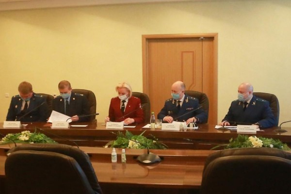 «Если в групповой ячейке, то можно»: «казанский папа» и «мать казанская» дошли до Нафикова и Патяшиной «Если в групповой ячейке, то можно»: «казанский папа» и «мать казанская» дошли до Нафикова и Патяшиной