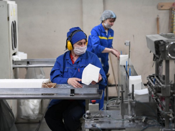 Мэр Казани Ильсур Метшин посетил бумажную фабрику Nega