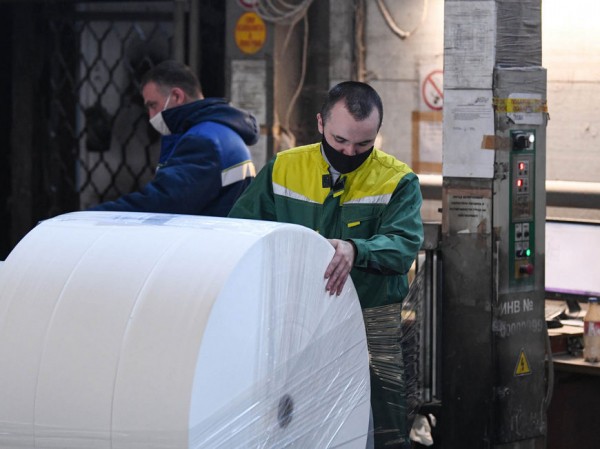 Мэр Казани Ильсур Метшин посетил бумажную фабрику Nega