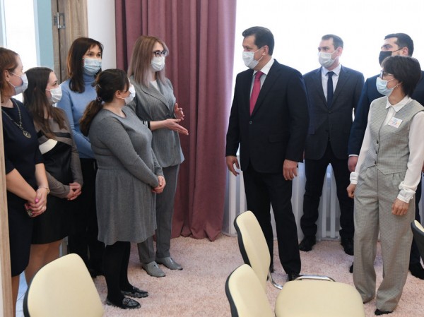 Ильсур Метшин осмотрел перед открытием новый полилингвальный детсад вместе с родителями дошколят