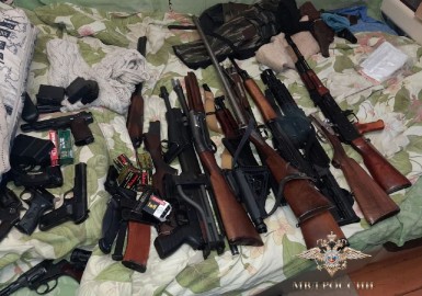 В Казани полицейские выявили факты незаконного хранения оружия и боеприпасов В Казани полицейские выявили факты незаконного хранения оружия и боеприпасов