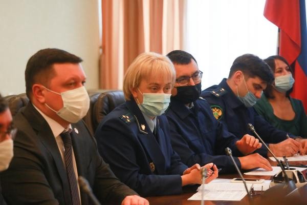 «Остановите председателя нашего ТСЖ!»: недовольные казанцы ищут управу на жилищников «Остановите председателя нашего ТСЖ!»: недовольные казанцы ищут управу на жилищников