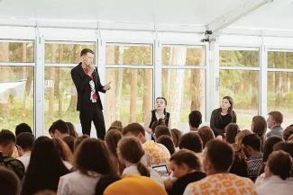 &laquo;Товарищ Максим&raquo; и другие: студенты КФУ начали показывать зубы руководству вуза