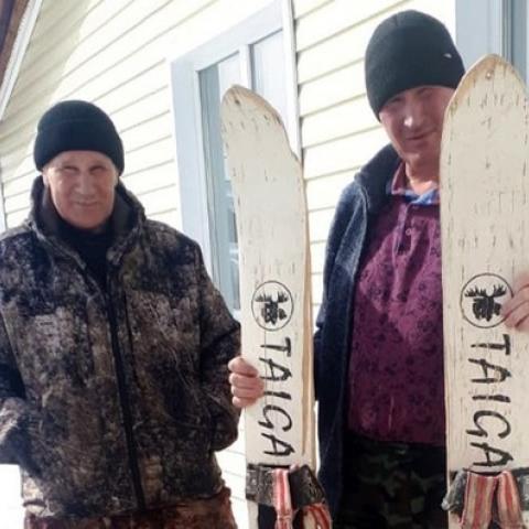 Пропавших в тайге охотников нашли живыми спустя полгода