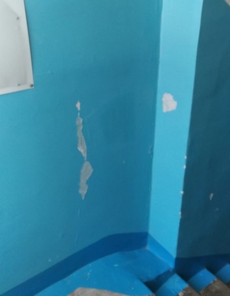 Нижнекамцы показали огромную трещину в доме