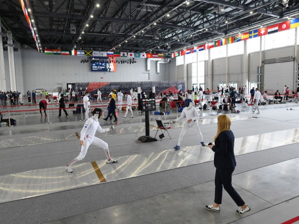 Более 400 спортсменов из 50 стран мира собрались в Казани на Кубке мира по фехтованию