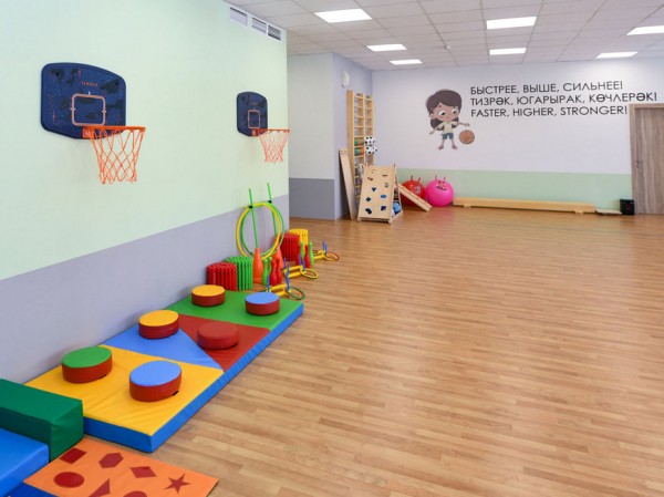 Ильсур Метшин осмотрел перед открытием новый полилингвальный детсад вместе с родителями дошколят