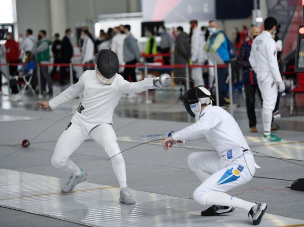Более 400 спортсменов из 50 стран мира собрались в Казани на Кубке мира по фехтованию