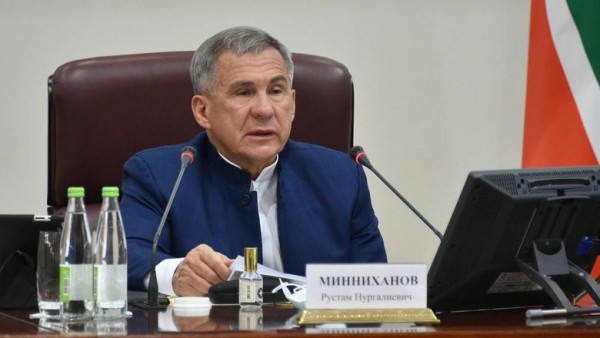 Минниханов поручил подготовить предложения по строительству школы в Куюках