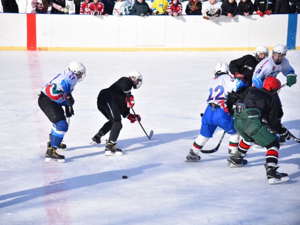 В Казани состоялся ежегодный турнир по хоккею на Кубок главы администрации Советского района