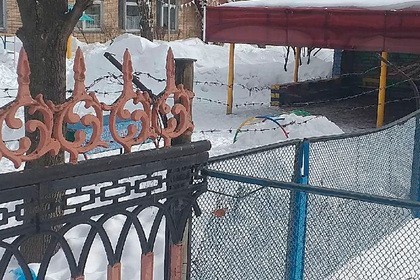 Детский сад в Татарстане обнесли колючей проволокой