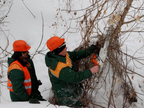 В поселке Салмачи расчистили русло реки Ноксы для прохождения талых вод