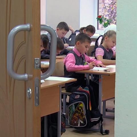 Татарстанец показал нерешаемую задачу по математике, которую задали его дочери во 2 классе