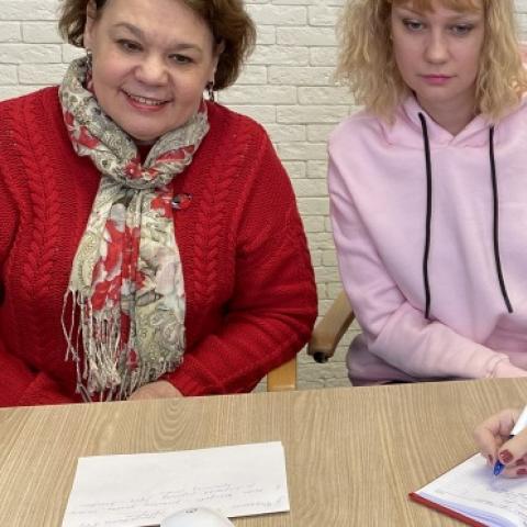 Юлия Захарова: «Проблемы подростков вне религии и вне национальности» Юлия Захарова: «Проблемы подростков вне религии и вне национальности»