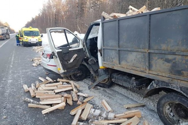 В Татарстане в ДТП насмерть разбилась 25-летняя девушка (ФОТО)