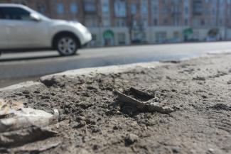 &laquo;Не убрали, а украли&raquo;: куда исчезают заборы с казанских улиц?