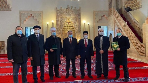 Минниханов посетил мечеть Гази Хусрев-бега в Сараево