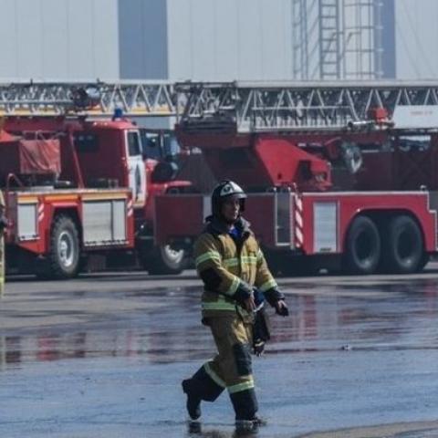В Казани в высотке на Батыршина во время визита силовиков загорелись взрывоопасные вещества