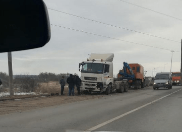 Груда металла: на трассе в Татарстане столкнулись легковушка и грузовик