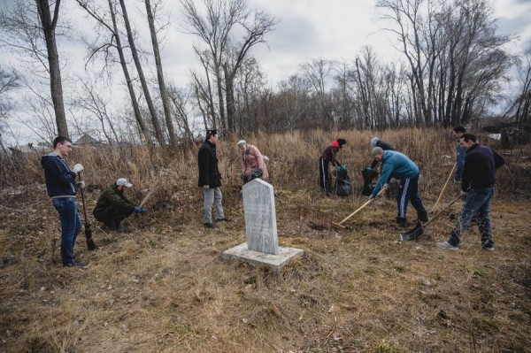 Волонтеры проекта &laquo;Чистая мечеть&raquo; ДУМ РТ провели субботник на татарском кладбище &laquo;Бишбалта&raquo;