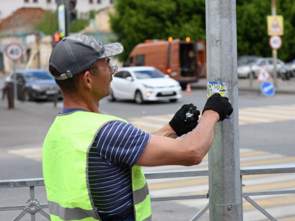 Больше 1,5 тыс. дорожных знаков восстановили в Казани к лету