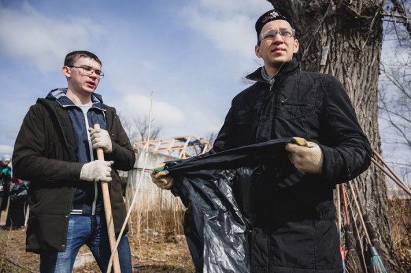 Волонтеры проекта &laquo;Чистая мечеть&raquo; ДУМ РТ провели субботник на татарском кладбище &laquo;Бишбалта&raquo;