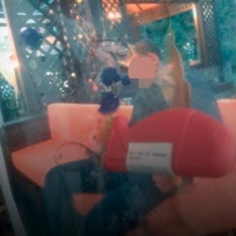 Татарстанец обнаружил на кладбище проткнутые ножом фотографии Татарстанец обнаружил на кладбище проткнутые ножом фотографии