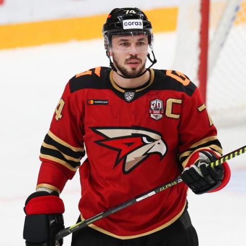 СМИ: Капитана ХК "Авангард" Емелина готовят к пересадке печени